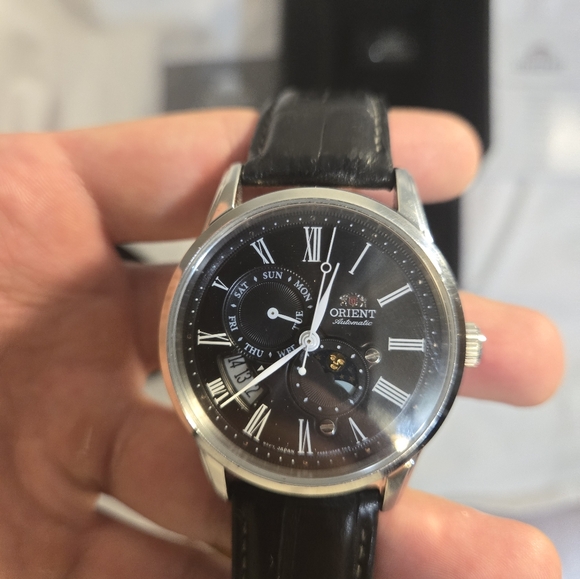 Orient automatic sun and moon day and date black dress watch - Picture 8 of 8